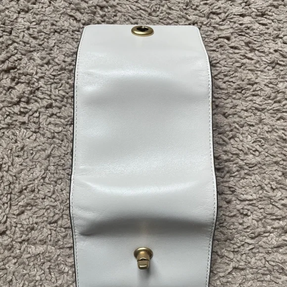 Coach Turn Lock Wallet - Chalk - Picture 6 of 10